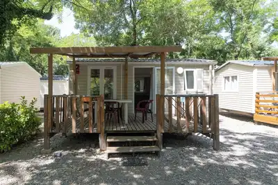 Image de Mobil-home 'Mobil-home Confort B - 1-4 Pers' avec piscine partagée