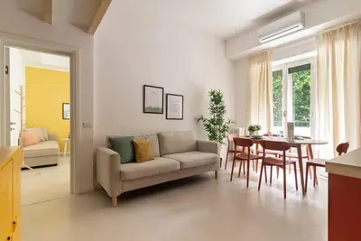 Image de w*| Stylish 2br w/ Ac Steps from Navigli Canals