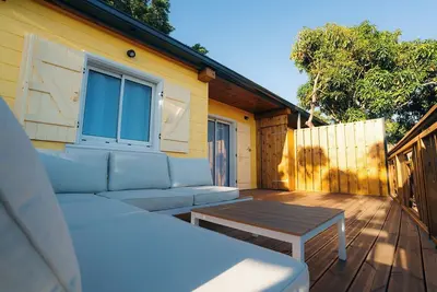 Image de Les Ti Kaz d'Auguste ★★★ - Avocat I et Avocat Ii