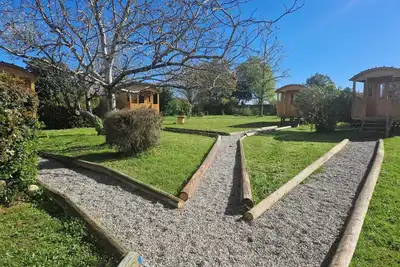 Image de Maison de maitre + 4 roulottes gite, chambre d'hĂ´te entre Toulouse et Montauban