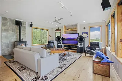 Image de The Tides Waterfront Retreat