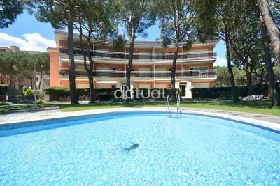 Image de Appartement 3 chambres à 50m plage, clim, piscine et parking