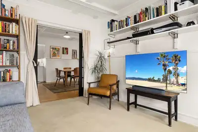 Image de Cozy 2br Beachside Home in Mdr with W/D, Patio, and Parking