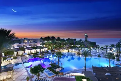 Image de Cliffside Retreat | 4 Family-friendly Rooms w/ Pools, Snorkeling & Beach Access
