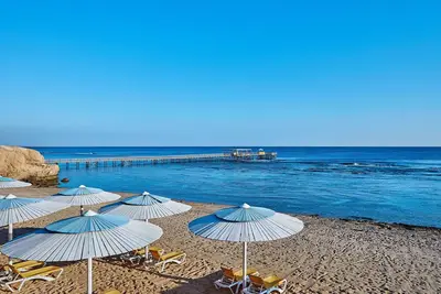 Image de Beachfront Group Stay | 3-Room Pool View, Spa, Tennis & All-Inclusive Dining