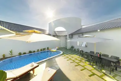 Image de Private Pool Villa in Nature with Sunlight / Large Pool / Free Pickup / Bbq