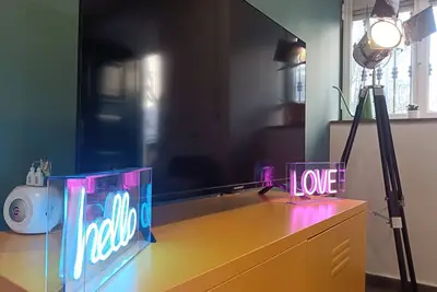 Image de Neon 1br Mercês | Ground-Floor + Tram 28