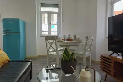 Image de Chic Lisbon Duplex | Tram, Parking & Ev