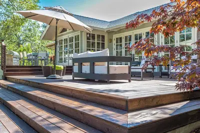 Image de 10 Acre Estate w/ Views | Teahouse | Pickleball