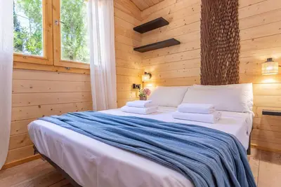 Image de Wooden Bungalow Forest in Camping