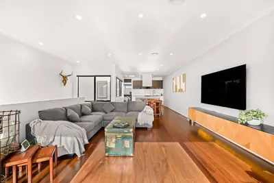 Image de Elegant Townhouse in Coburg North with parking