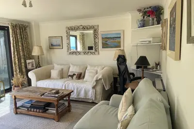 Image de Seaside property & private garden with immediate access to Seagrove Bay