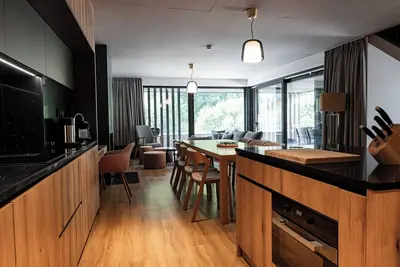 Image de Max Relax chalet 2 - ski in ski out, Summercard included