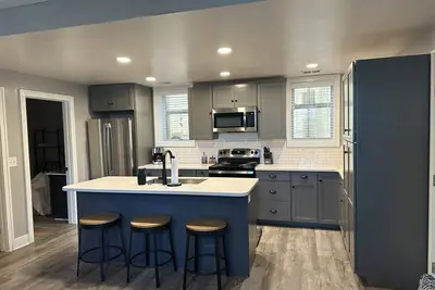 Image de Charming 1-bedroom apartment downtown Frankfort 3 blocks from the beach!