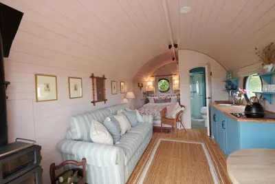 Image de Belle maison de vacances avec bain Ă remous, terrasse, animaux admis et parking