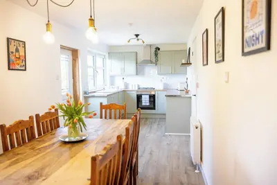 Image de Spacious 4-Bedroom home with Garden & Parking