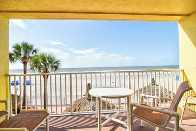 Image de Ram Sea 102 is a Silver 1- bedroom 1 bath Gulf Front Condo