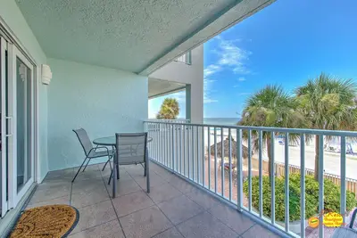 Image de Ram Sea 104 is a 2 Bedroom 2 bath Gulf Front Condo at a Great Price