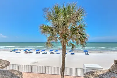 Image de Ram Sea 109 is a Silver 2-bedroom 2 bath Gulf Front Corner Condo