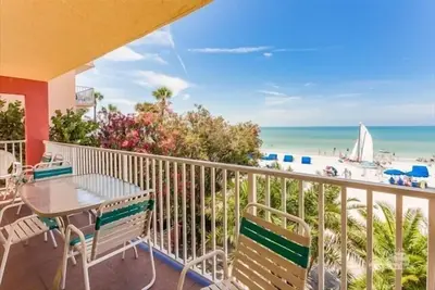 Image de Ram Sea 210 is a Silver Tier 3-bedroom 2 bath Gulf Front Corner Condo