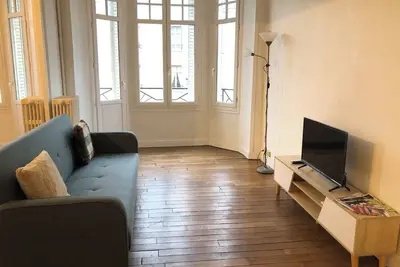 Image de Appartement à 5 minutes de la Gare et de la Cathédrale d'Orléans. Charme d'antan