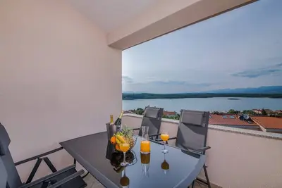 Image de Apartment Tries 5 – Modern Holiday Apartment with Heated Pool and Stunning Sea View