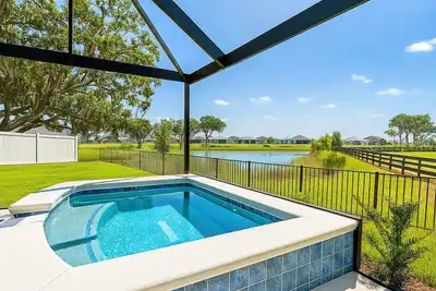 Image de Premier Poolside Eastport Paradise (Waters Edge) 🐶