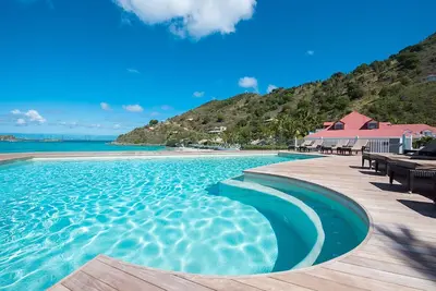 Image de Seaside Serenity | 2 Beaches, Pool, Balcony w/ Oceanview & Diving Options