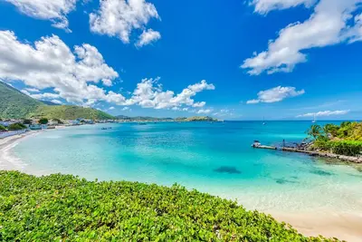 Image de Balcony Views + Private Beach Access | Paddleboard & Relax in Style