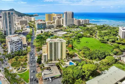 Image de Ocean Breeze Retreat w/ Private Lanai Near Everything! Outdoor Pool, Kitchenette