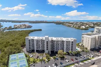 Image de Charming 2-bedroom condo overlooking water in tranquil Bonita Springs! !