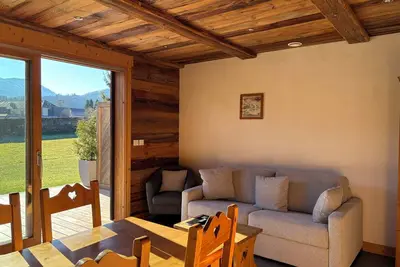 Image de Chalet dans son intégralité avec piscine intérieure jacuzzi sauna hammam