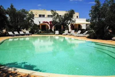 Image de A lovely place emerged in the garden and surrounded by the olive trees