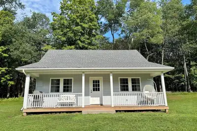 Image de The Blissful Bluebird: Country Cottage With 2 Bedrooms, 2 Bedrooms, Heat and Ac