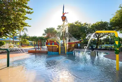Image de Ada Family Room | Resort Perks | No Hidden Fee