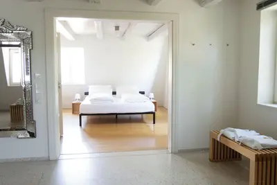 Image de Luxurious modern studio apartment in villa with park near historic old town