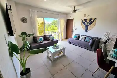 Image de Dept. Bohemian in front of the pool, luxury amenities