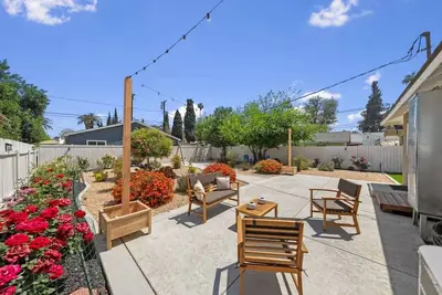 Image de Wood Streets Backyard Oasis Rcc/Dwtn