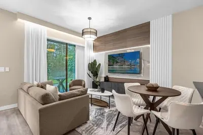 Image de The Hub - Trois Chambres Maison, Couchages 8