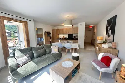 Image de 2ème étage, sauna, balcon, cheminée ou poêle à bois, télévision, casier à ski, 72m², Vars