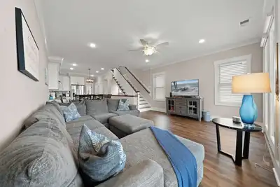 Image de Dog Friendly Stay, 4 Br Each w/Prvt Bath, Sleeps 11, Elevator, 2 Blocks to Beach