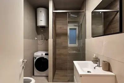 Image de 2-bedroom apartment in beautiful Golem with WiFi, Ac
