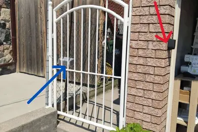Image de Close to Toronto transit. Easy to Airport, Downtown. . Pet-friendly, free parking!