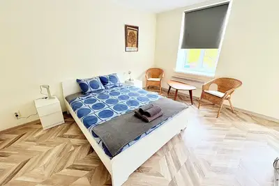 Image de Cozy Apartment in a Great Location w/ Free Parking & Fast Wi-Fi