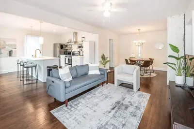 Image de Adorable 3br/2ba Home~Convenient to Everything!