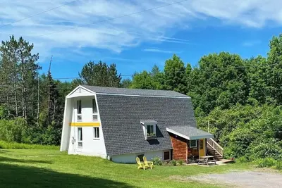 Image de Contemporary A-frame Style Home in the Heart of the Catskills