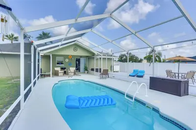 Image de Hoop, Swim, Grill & Chill: Family Oasis in Sebring