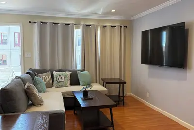 Image de Lake Merritt Large 2-bedroom/2-bathrooms condo in charming Oakland with WiFi