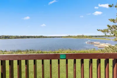 Image de Scenic 2br Loft Stay Steps from Pelican Lake