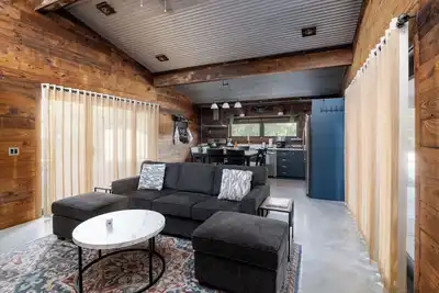 Image de Luxury S Austin Home + Casita